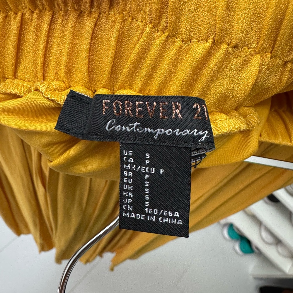 Pleated Yellow Midi Skirt - Picture 3 of 5